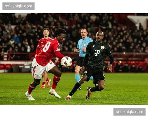 诺丁汉森林主场启用AI摄像头,自动捕捉精彩镜头并生成短视频集锦 诺丁汉森林主场启用AI摄像头,自动捕捉精彩镜头并生成短视频集锦